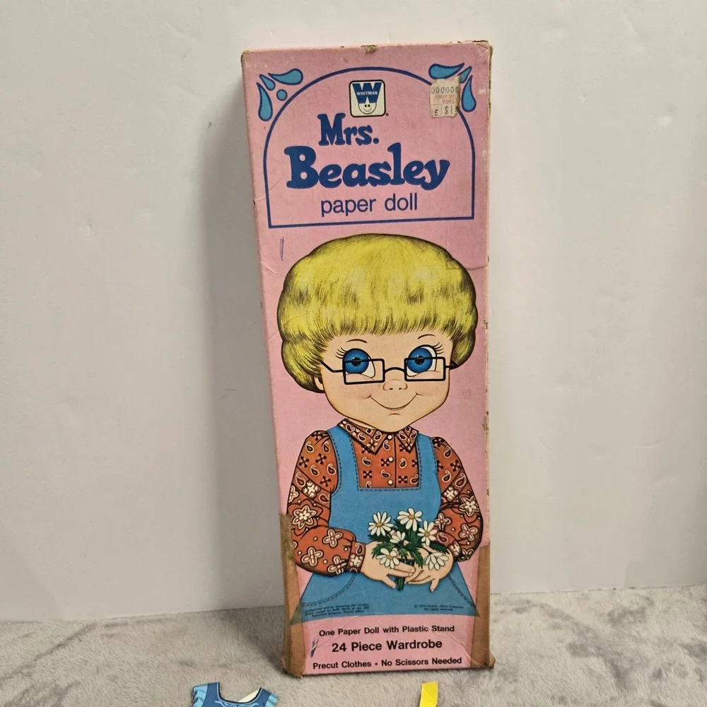 Vintage 1974 Whitman Mrs Beasley Paper Doll Family Affair 24 Piece Wardrobe Box